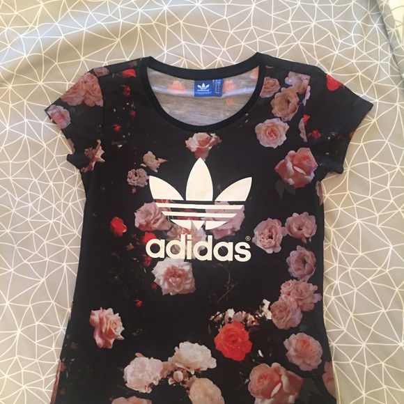 adidas Tops - RARE Adidas T. NWOT